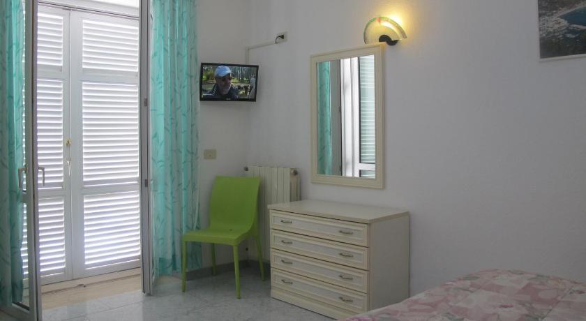 Aparthotel Villa Marinu Forio di Ischia Habitación foto